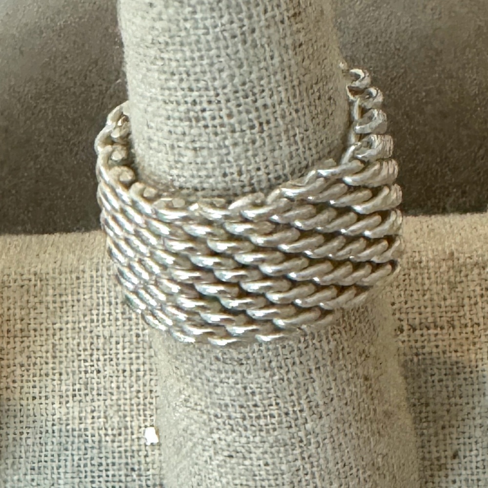 GUARANTEED AUTHENTIC! Tiffany Mesh band. Size 7